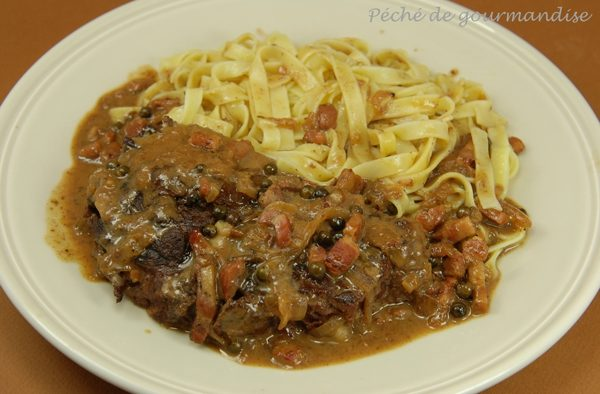 Carne tocată de vită cu sos de piper