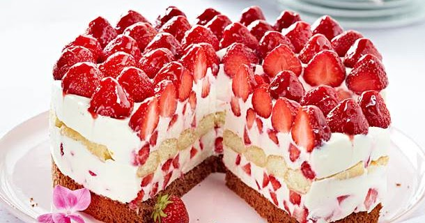 Tort italian cu căpșuni și mascarpone