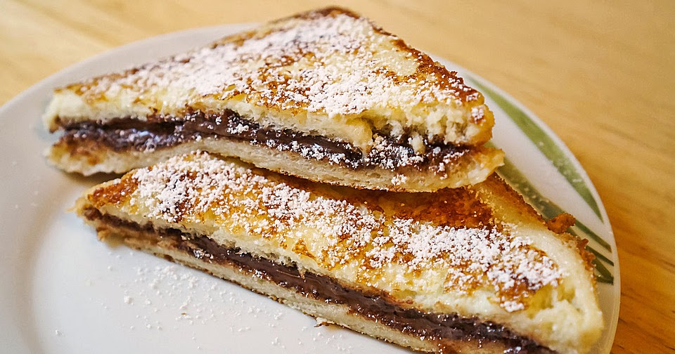 Toast franţuzesc umplut cu ciocolată