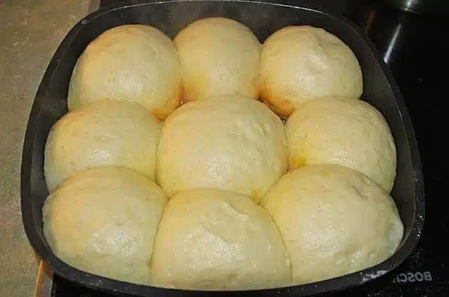 Rețetă de Dampfnudeln dulci