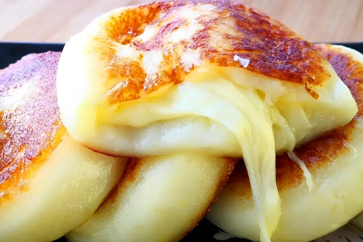 Chifteluțe din cartofi umplute cu cașcaval topit – Rețetă