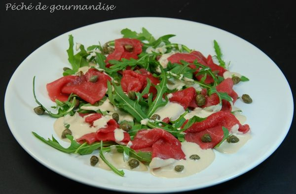 Carpaccio de vită, sos de ton