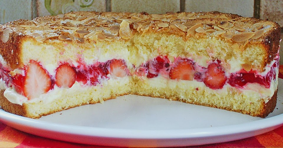 Pellwormer prăjitură cu albine și căpșuni