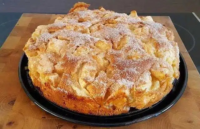 Cea mai fină rețetă de plăcintă cu mere, care se topește în gură!