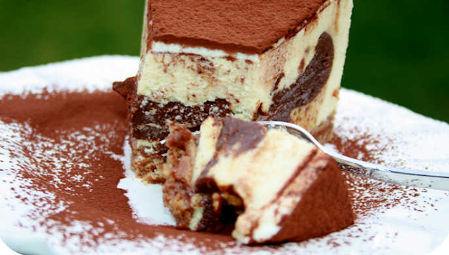 Prăjitură cu pete de vacă și ciocolată