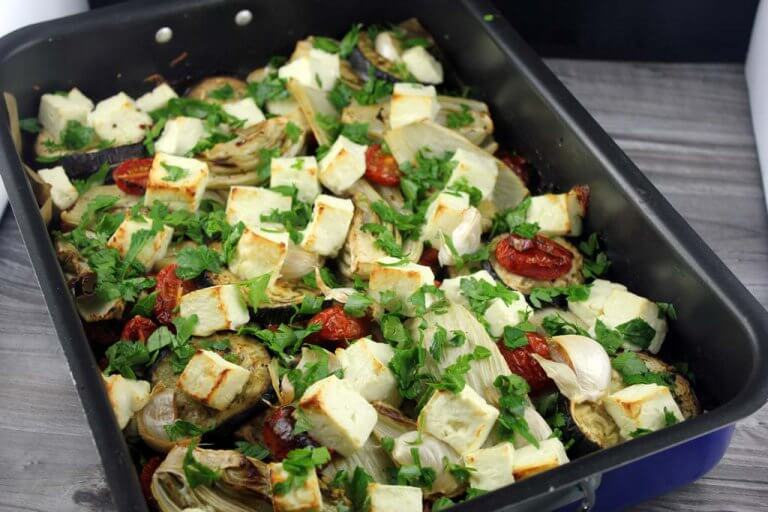 Legume la cuptor cu feta coaptă