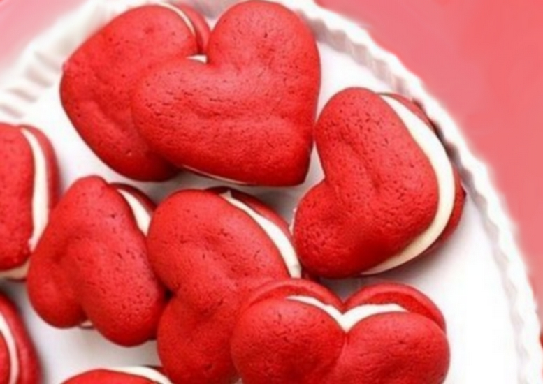 Macarons în formă de inimă de Ziua Îndrăgostiților