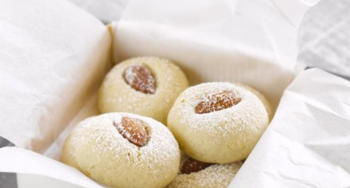 Biscuiți cu migdale, portocale și cardamom
