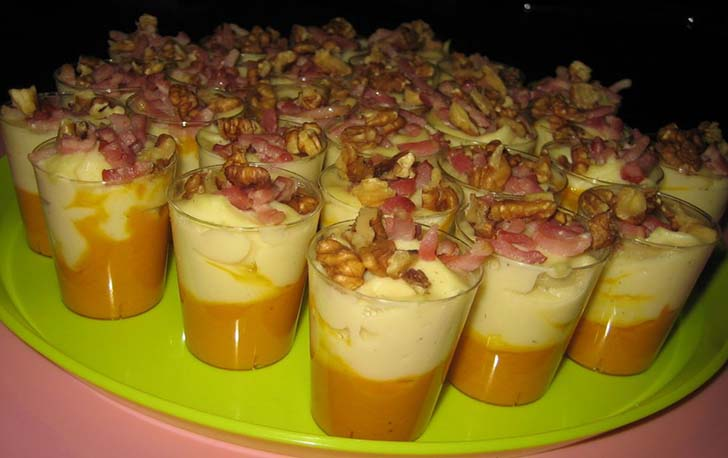 APERO-VERRINE CU PASTĂ DE VINETE, MORCOVI, SLANINĂ ȘI NUCI