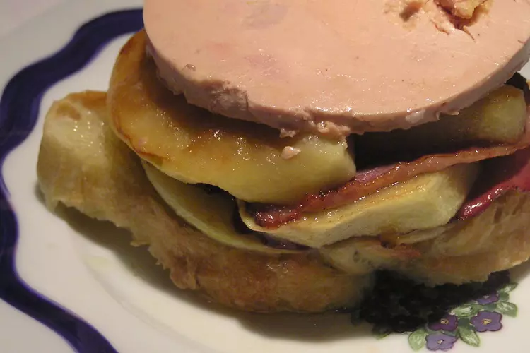 Piept de rață afumat cu foie gras