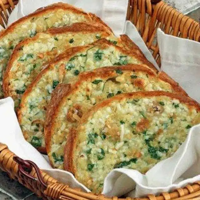 Pâine la cuptor cu usturoi copt – Rețetă