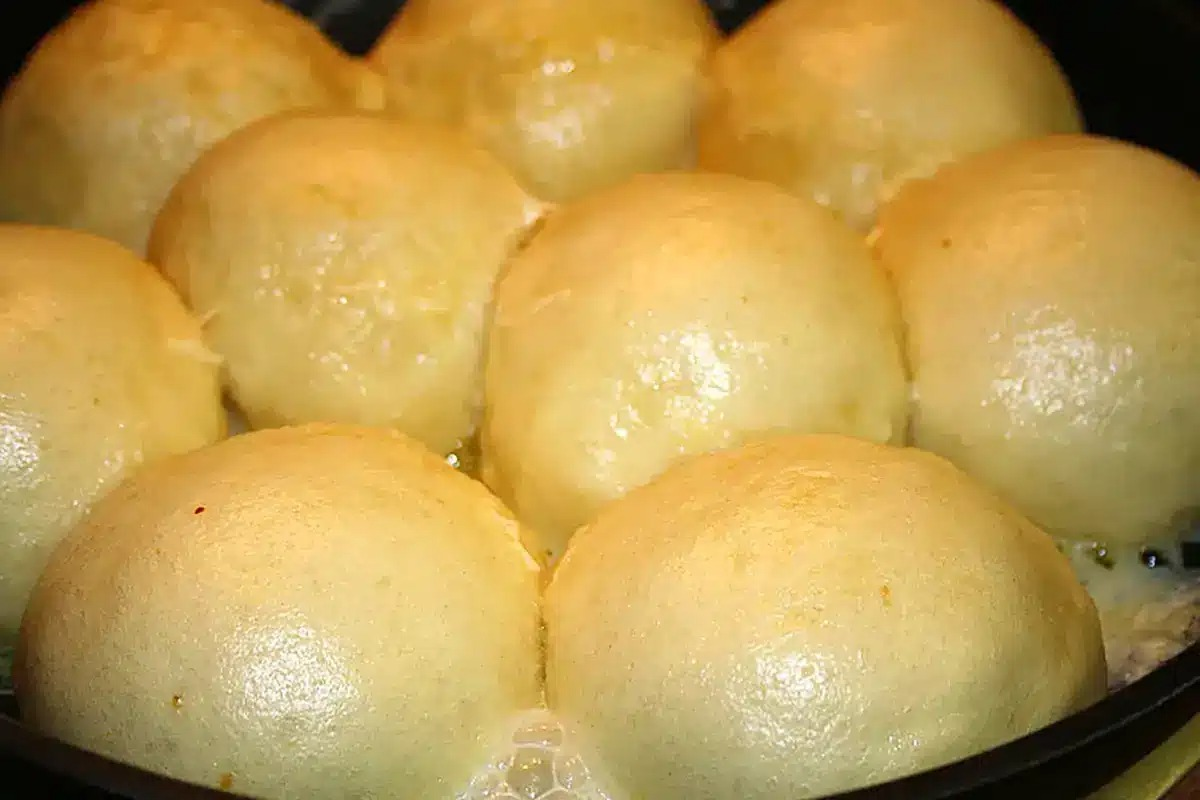 Dulci și delicioși: Rețetă de Dampfnudeln