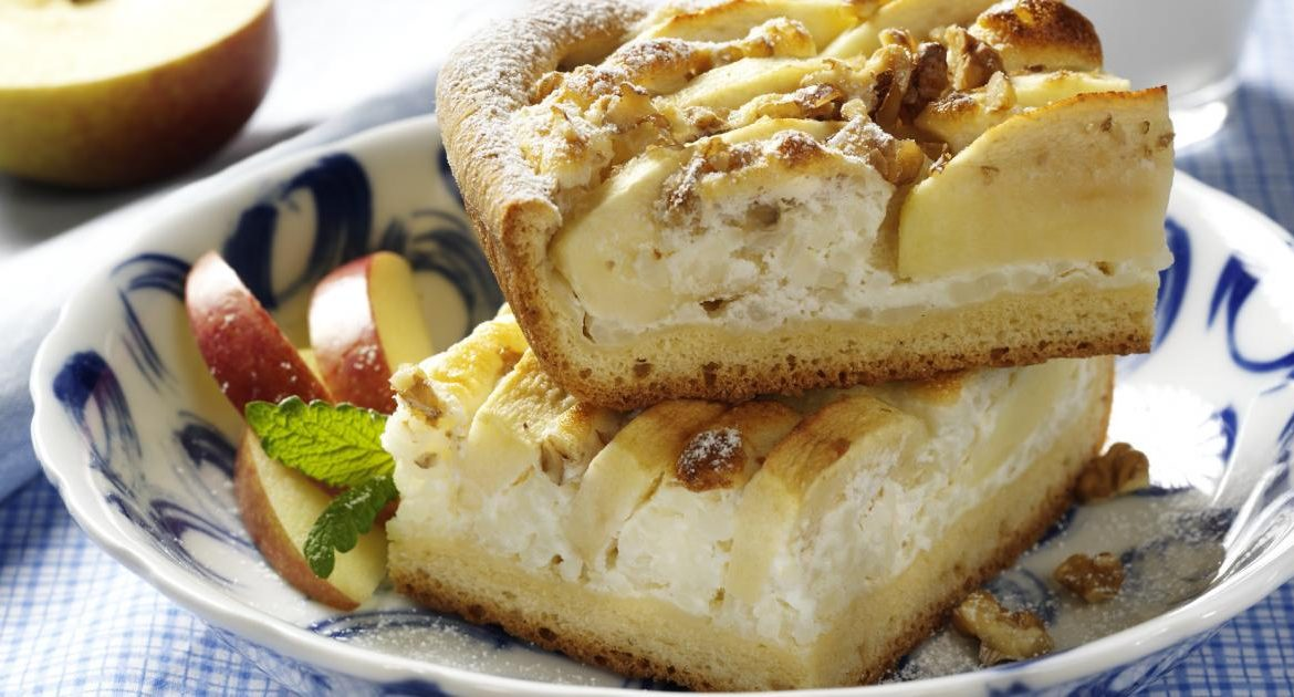 Tort de orez cu mere și lapte la tavă