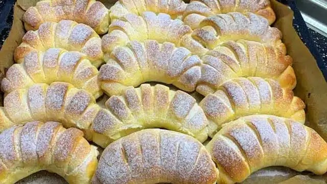 Rețetă de cornulețe cu budincă