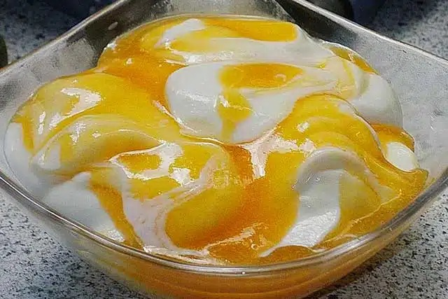 Rețetă de desert cu iaurt și fructul pasiunii