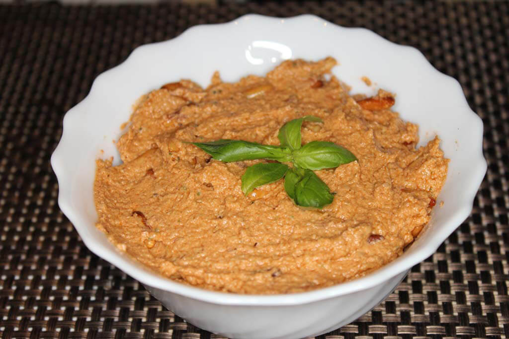 Ricotta-Pesto cu nuci