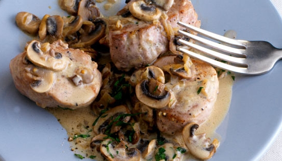 File de porc cu sos de ciuperci WW