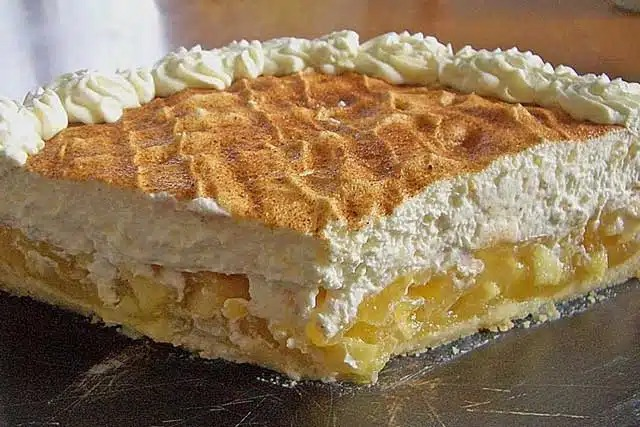 Cel mai bun rețetă de prăjitură cu mere și smântână fermentată