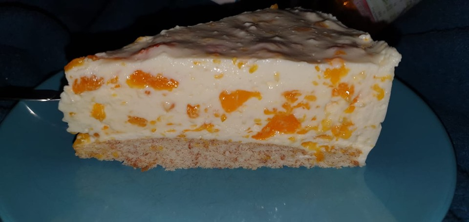 Prăjitură cu brânză proaspătă și mandarine