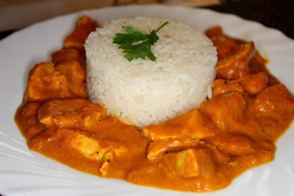 Pui curry fructat și picant