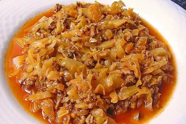 Varză călită cu carne tocată rețetă