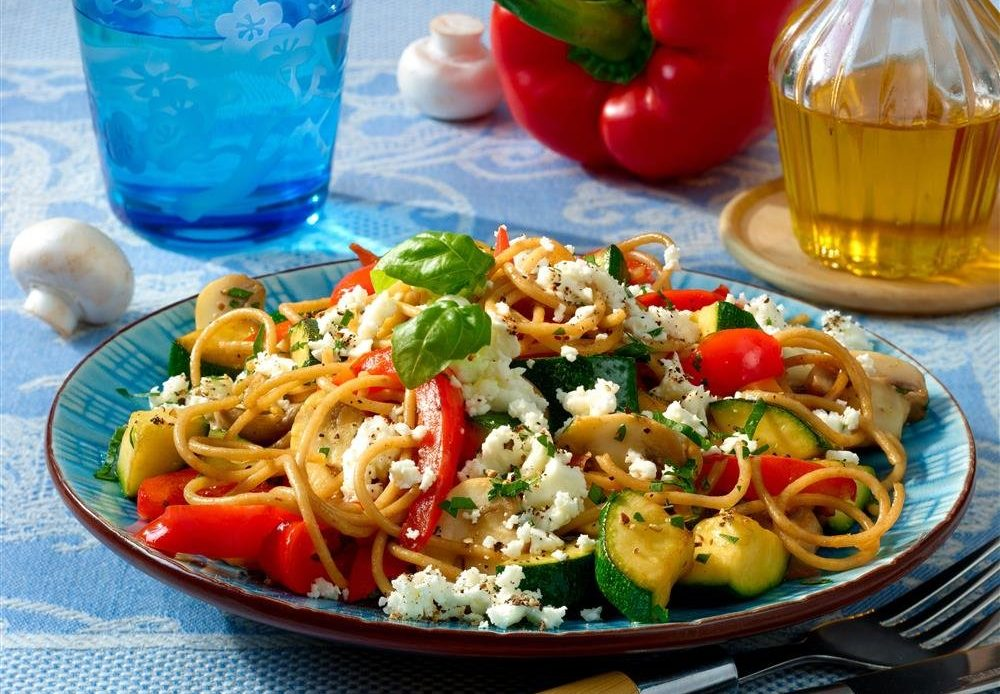 Spaghete din legume cu feta
