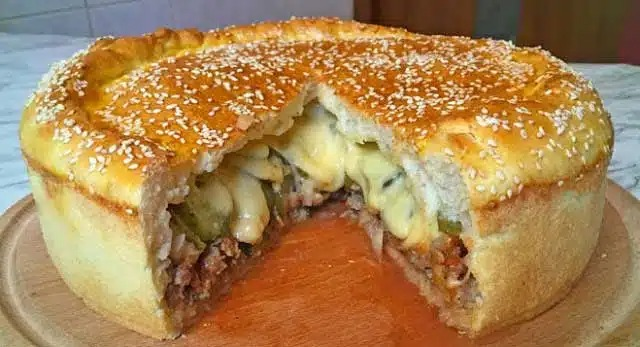 Rețetă de prăjitură cheeseburger XXL