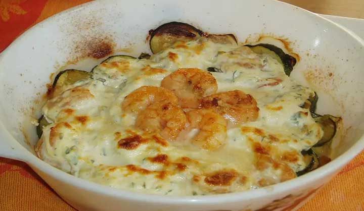Gratin de dovlecei cu creveți și ricotta
