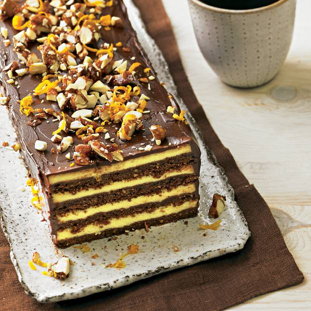 Tort stratificat portocală-ciocolată