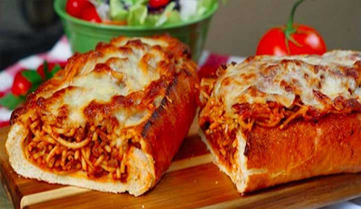 Cea mai bună mâncare confortabilă: Pâine cu usturoi umplută cu spaghete!