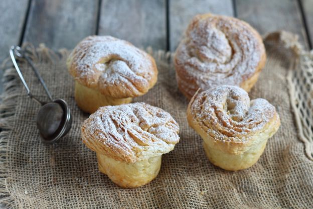 Super pufoși și delicioși cruffins