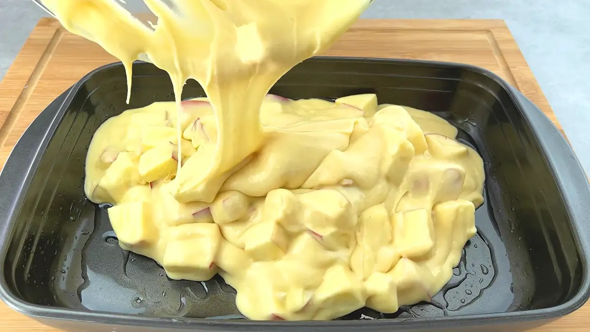 Rețetă de tort cu mere și smântână fermentată