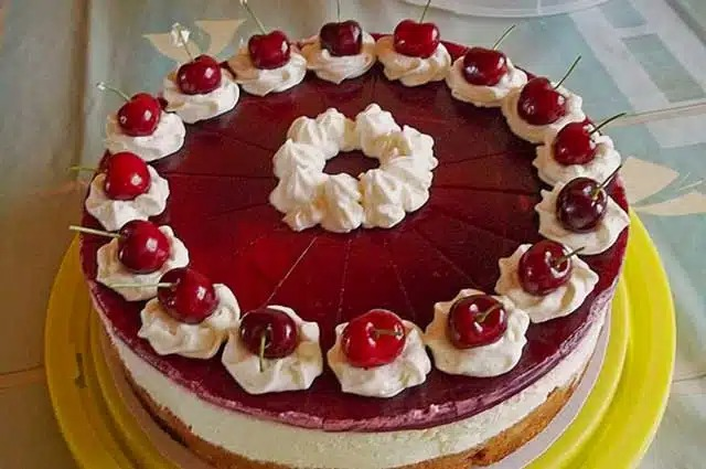 Rețetă delicioasă de prăjitură Scufița Roșie