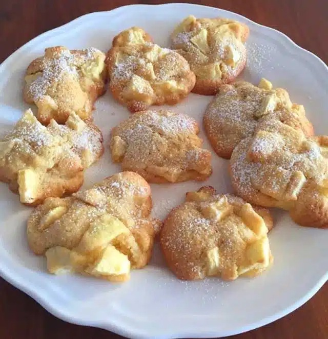 Rețetă prăjiturele pufoase cu măr și scorțișoară