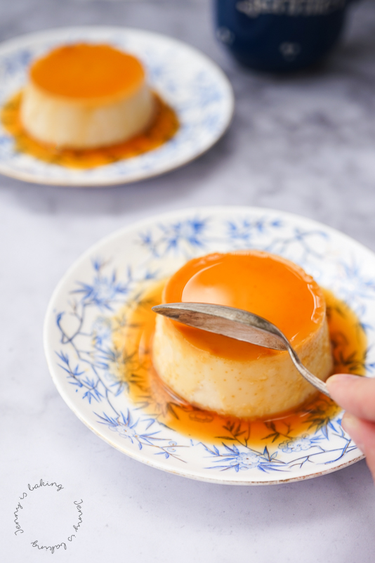 Flan de vanilie și cocos fără cusur