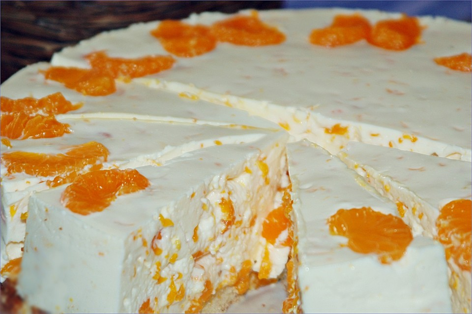 Tort de frișcă cu brânză și mandarine