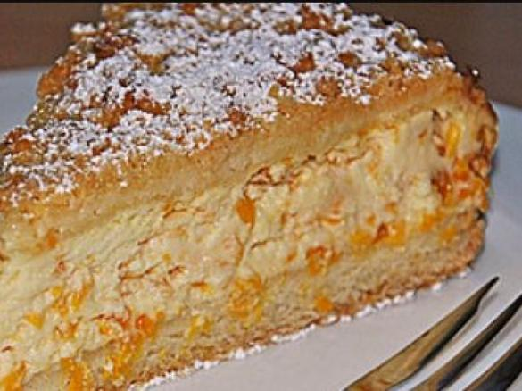 Prăjitură cu mandarine, smântână și firimituri