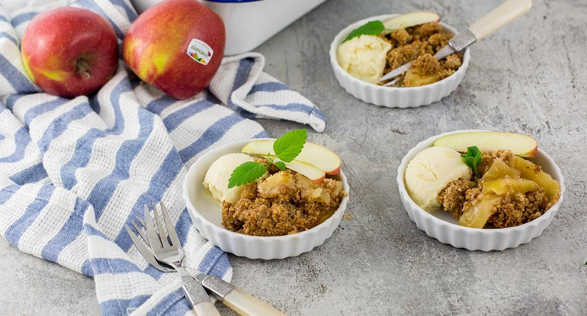 CRUMBLE CU ÎNGHEȚATĂ DE MERE