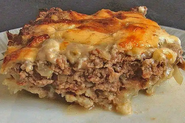 Conopidă gratinată cu carne tocată rețetă
