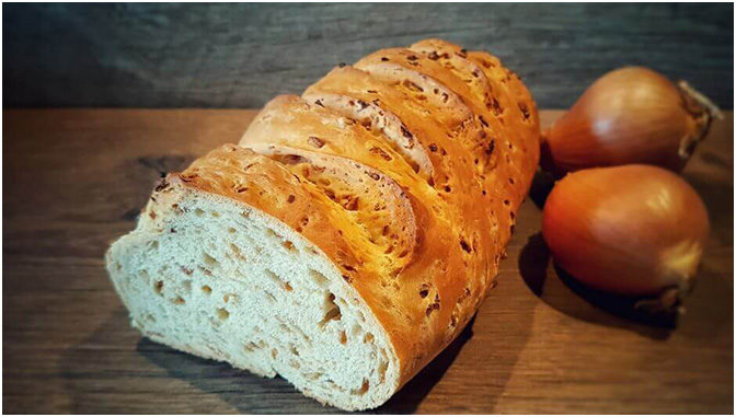 Pâine rapidă cu ceapă fără drojdie – super aromată!