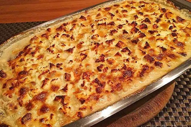Rețetă de șnițel mediteranean cu dovlecei și feta
