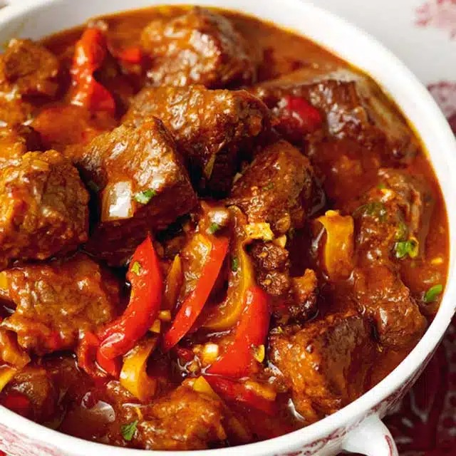 Rețetă de Pörkölt, Gulaș Unguresc