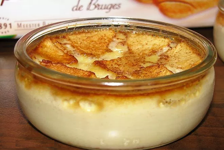 Creme țărănești cu mere și zahăr cu scorțișoară