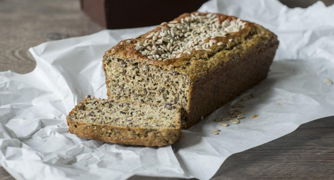 Le titre « LOGI – BROT » en roumain pourrait être traduit par « LOGI – PÂINE ».