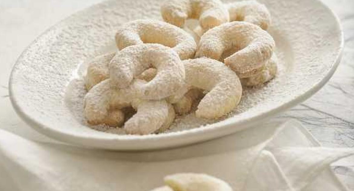 Cornulețe cu vanilie și pudră de budincă