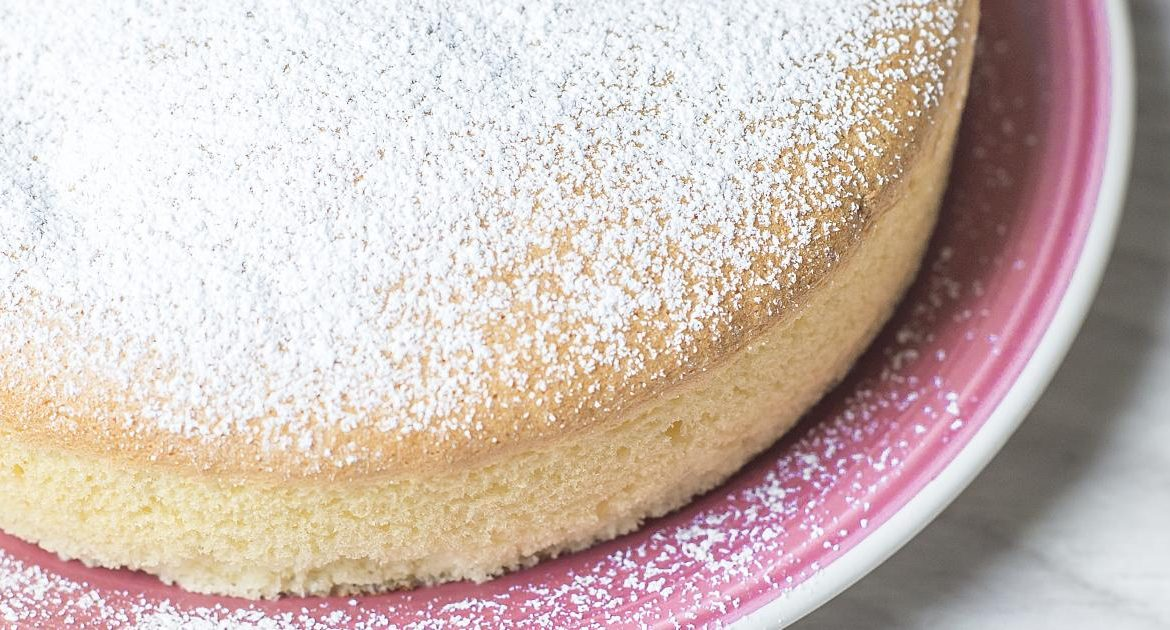 Prăjitură japoneză pufoasă cu brânză (Cheesecake japonez cu brânză de bumbac)