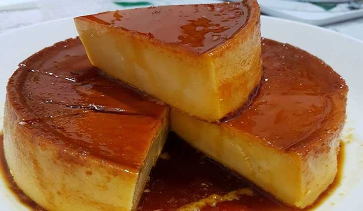 Flan de caramel făcut în casă, simplu și delicios