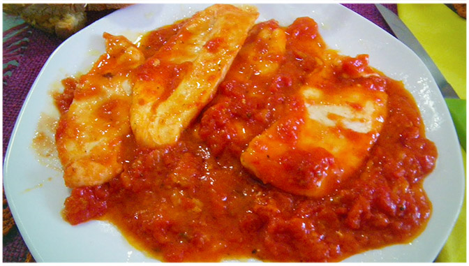 File de curcan în sos de smântână cu paprika