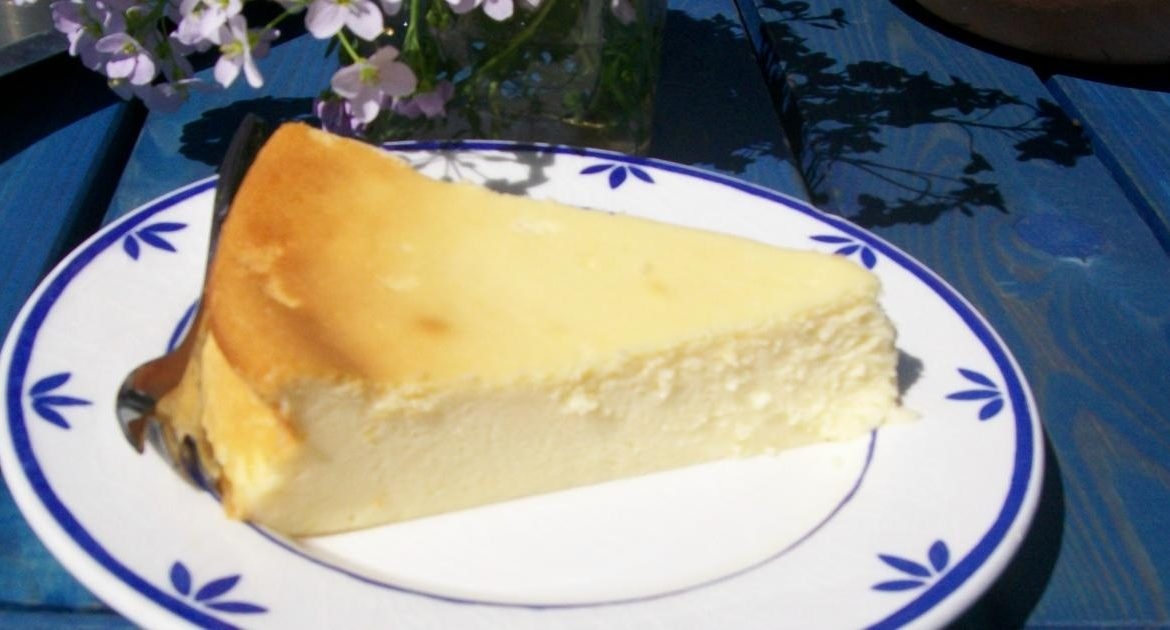 Prăjitură cu brânză simplă și delicioasă
