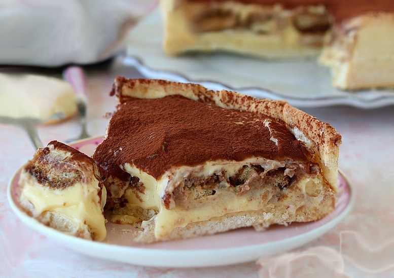 Rețetă de tort în stil Tiramisu, un desert delicios și savuros